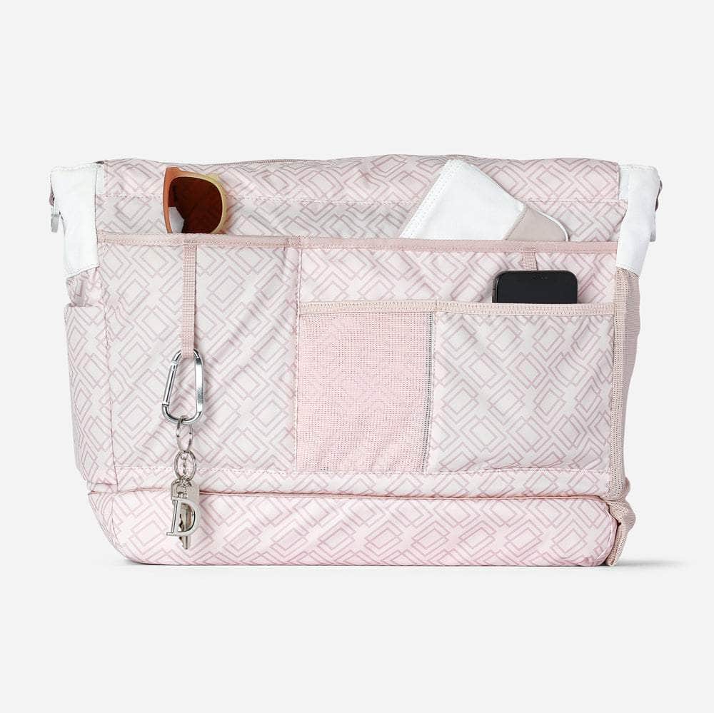 Designed for ladies who play both tennis and pickleball
Holds an average amount of gear
Holds up to 2 racquets and 2 paddles simultaneously
No-tip design keeps the bag upright and stable when set down
Thoughtfully designed with specific compartments for effortless organization
Crafted from premium fade-proof and water-resistant materials